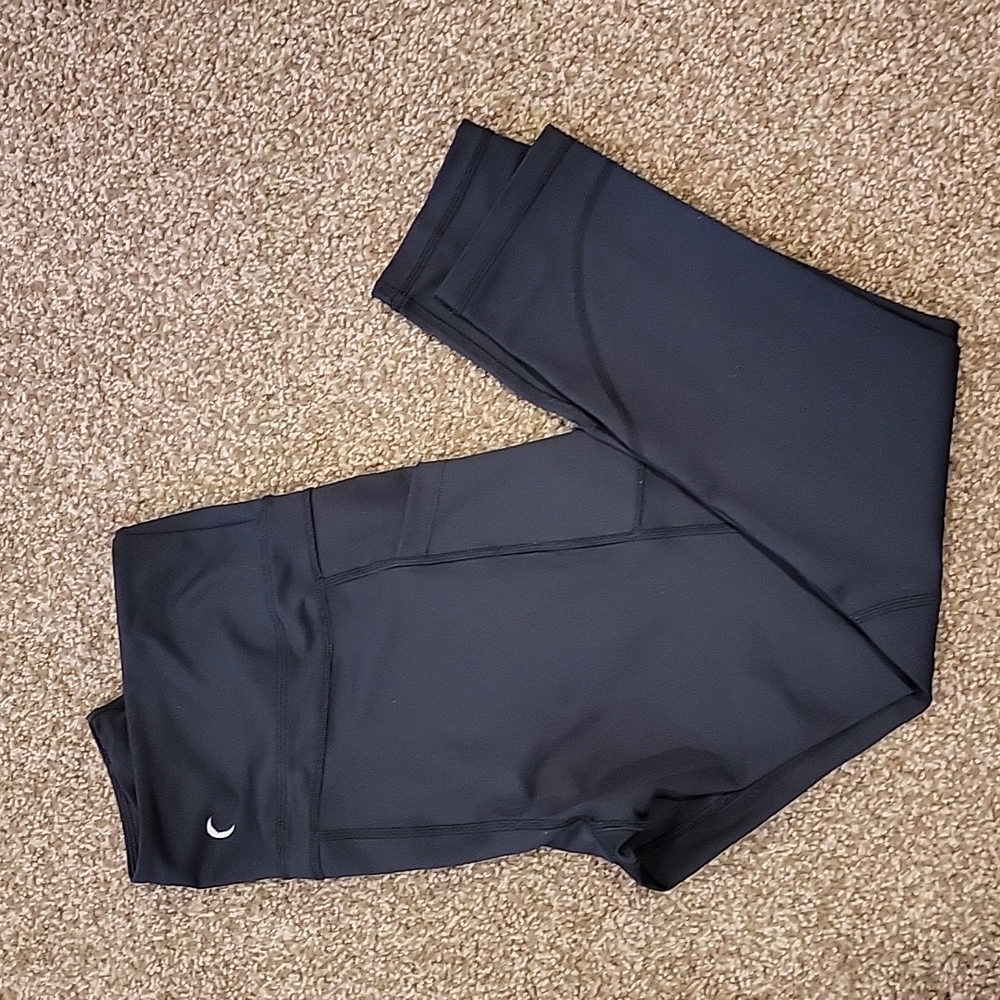 Zyia Black Crop Light n' Tight Leggings